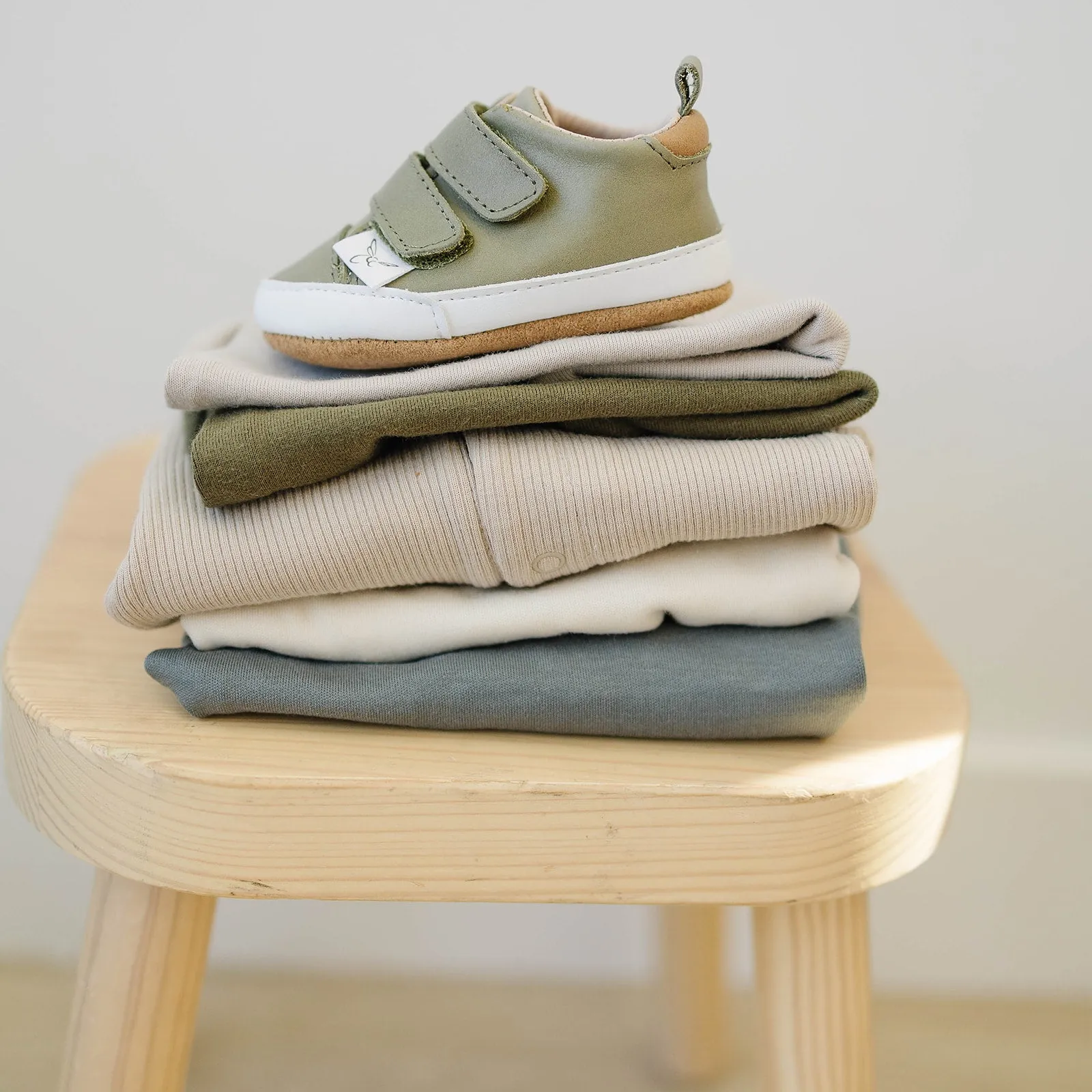 Casual Army Green Low Top {Premium Leather}