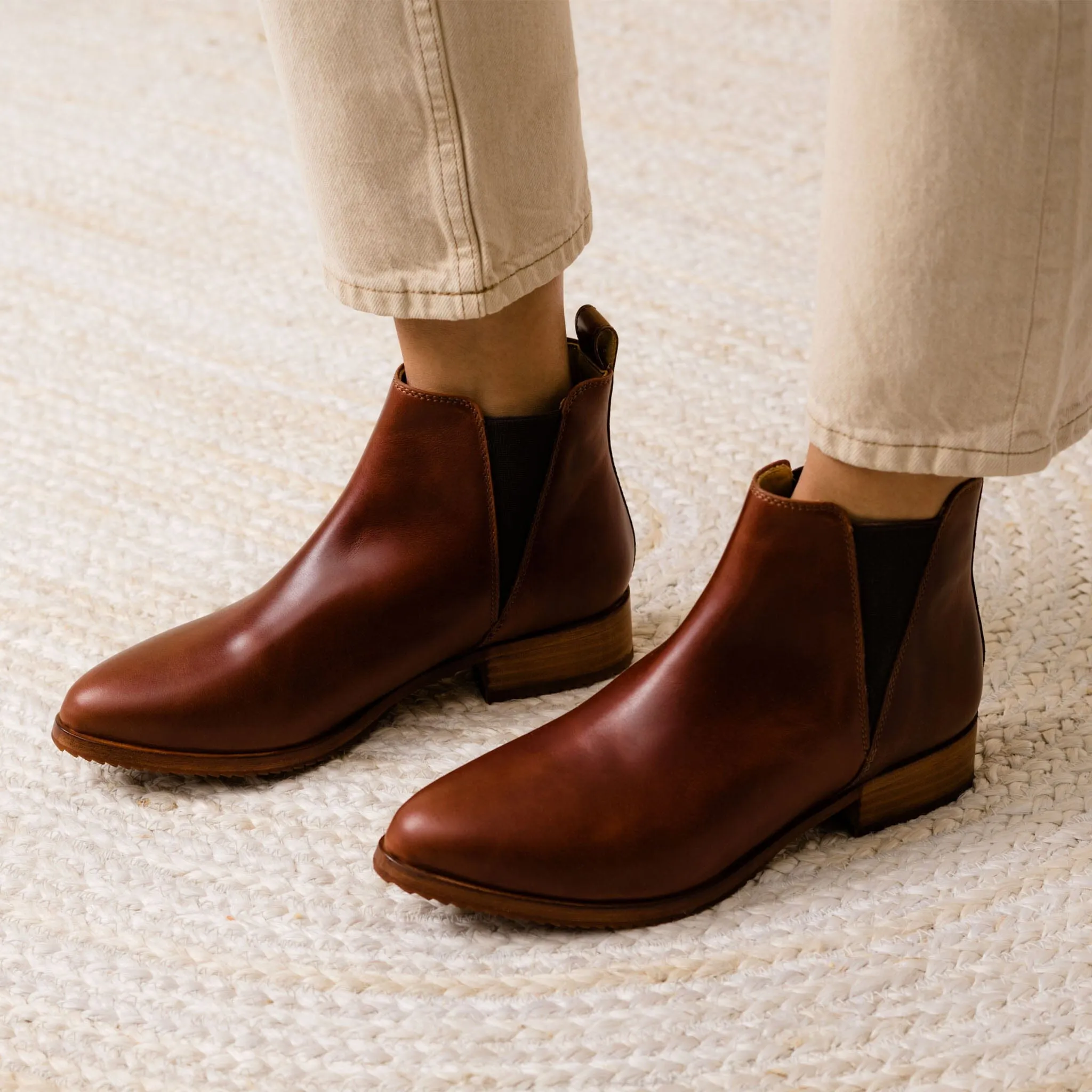 Eva Everyday Chelsea Boot Auburn