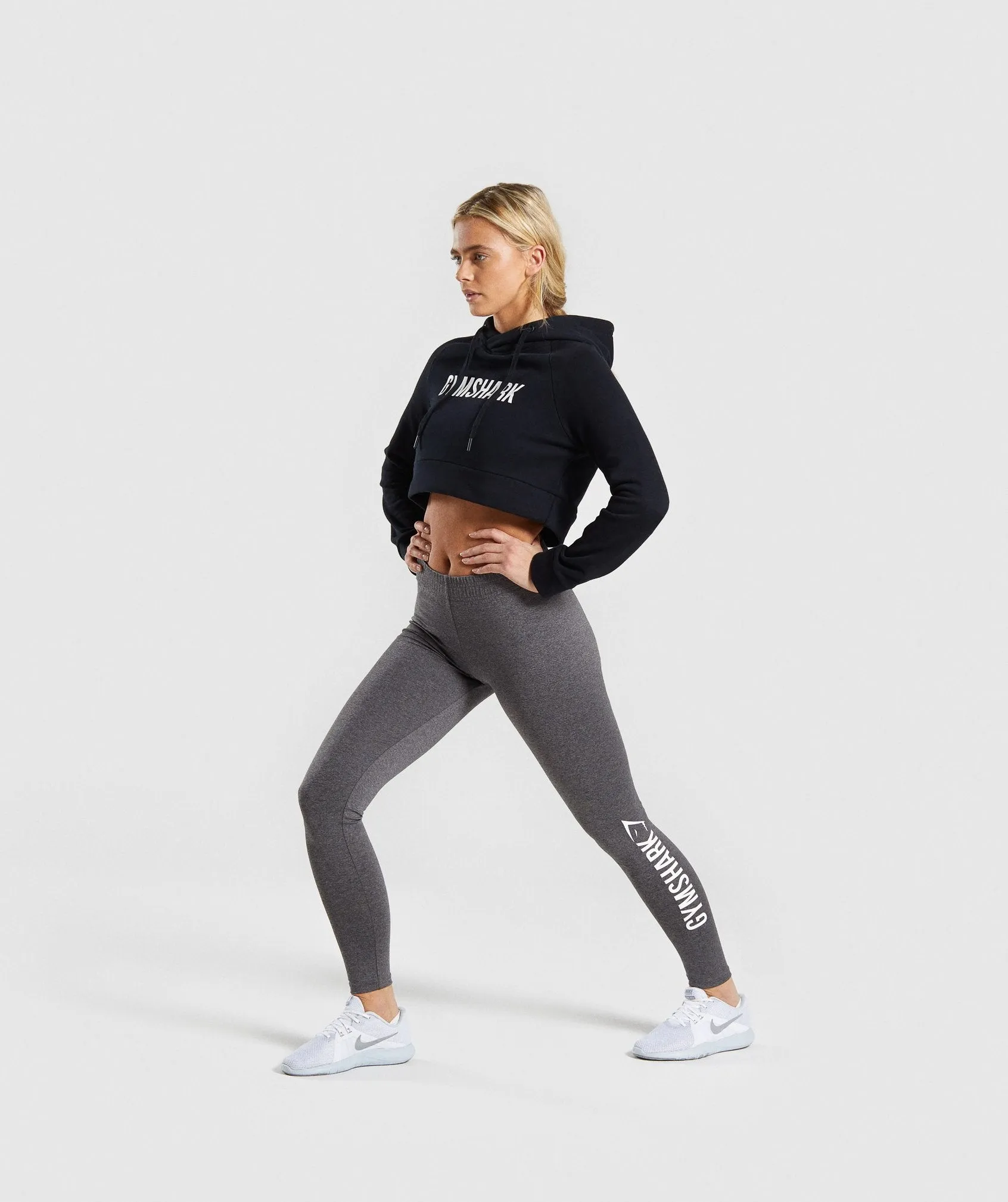 Gymshark Cropped Crest Hoodie - Black