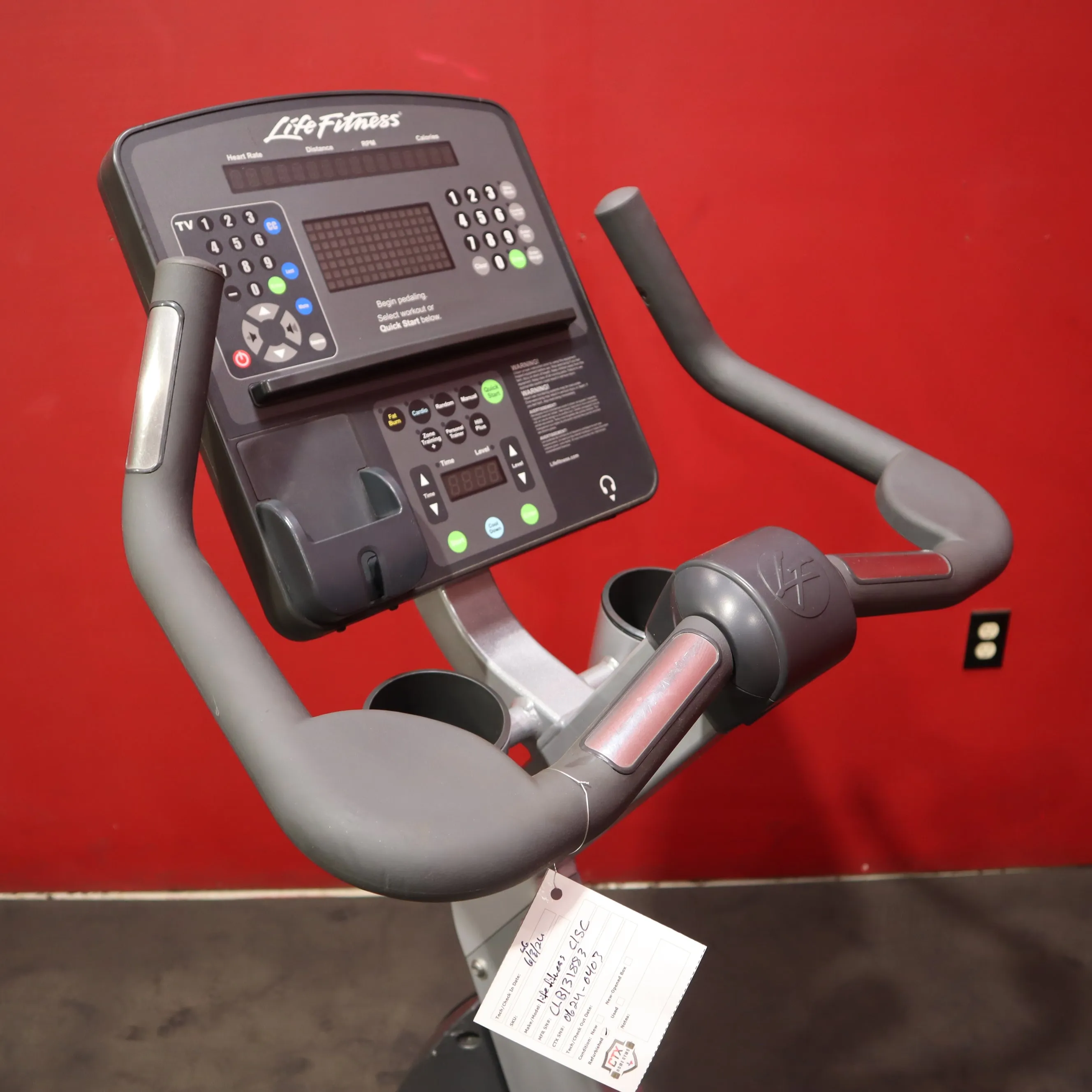 Life Fitness Integrity CLSC Upright Bike (Refurbished)