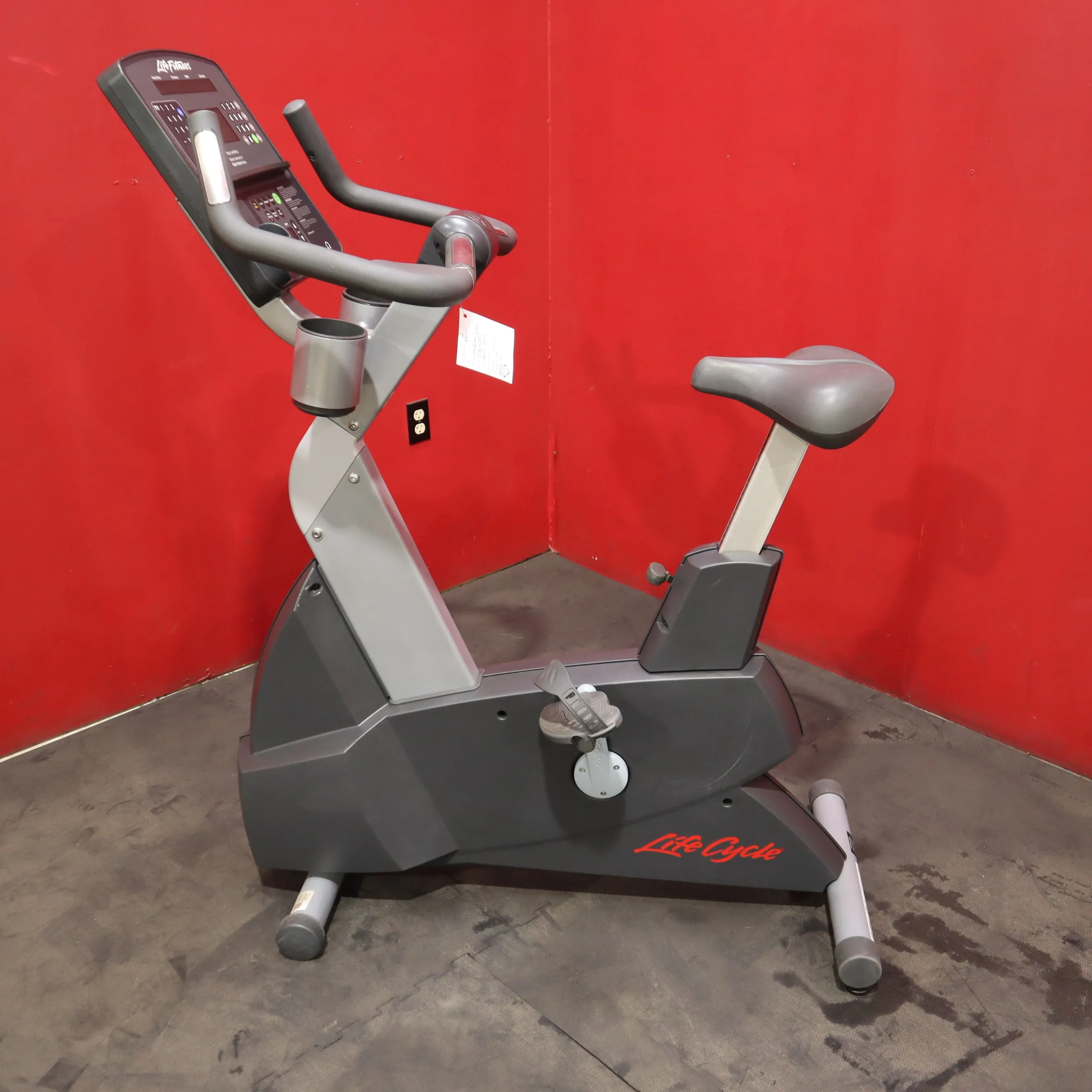 Life Fitness Integrity CLSC Upright Bike (Refurbished)