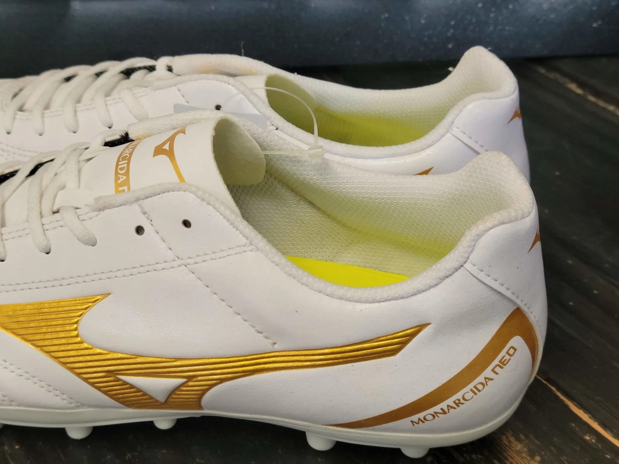 Mizuno Monarcida Neo White/Green FG Leather Soccer Cleats Boots Men 8