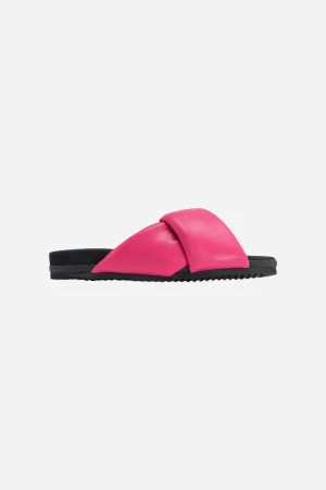 Roam Foldy Puffy Vegan Leather Sandals in Fuchsia